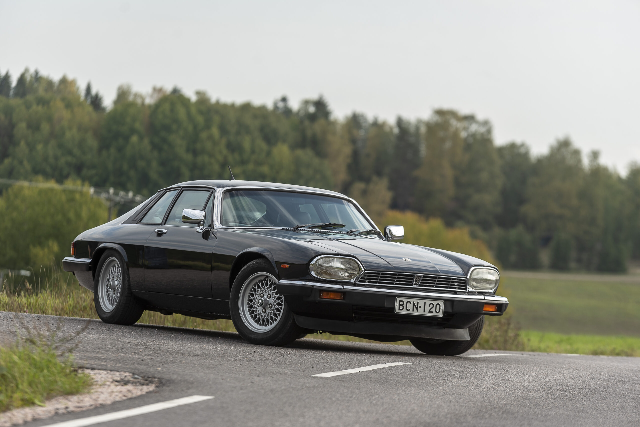 Jaguar Mobilisti liikenteessä