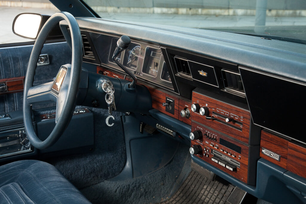 Mobilisti Chevrolet Caprice panel