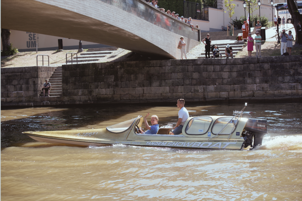 Mobilisti Tamdem Showboat